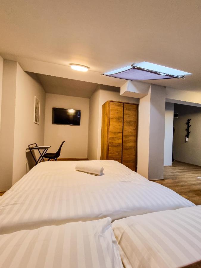 Xxl Rooms โอซีเยก ภายนอก รูปภาพ