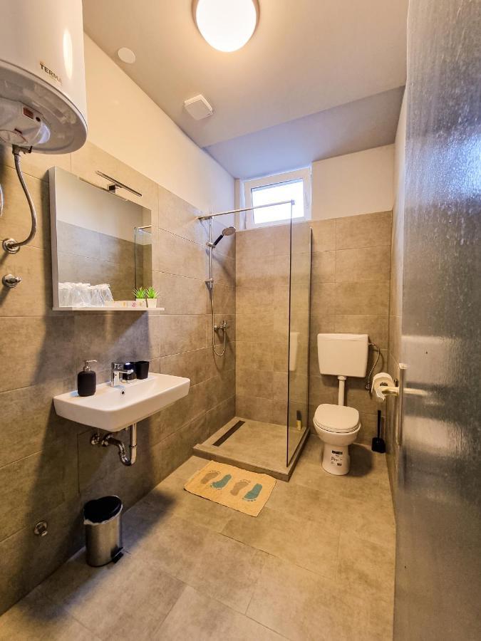 Xxl Rooms โอซีเยก ภายนอก รูปภาพ