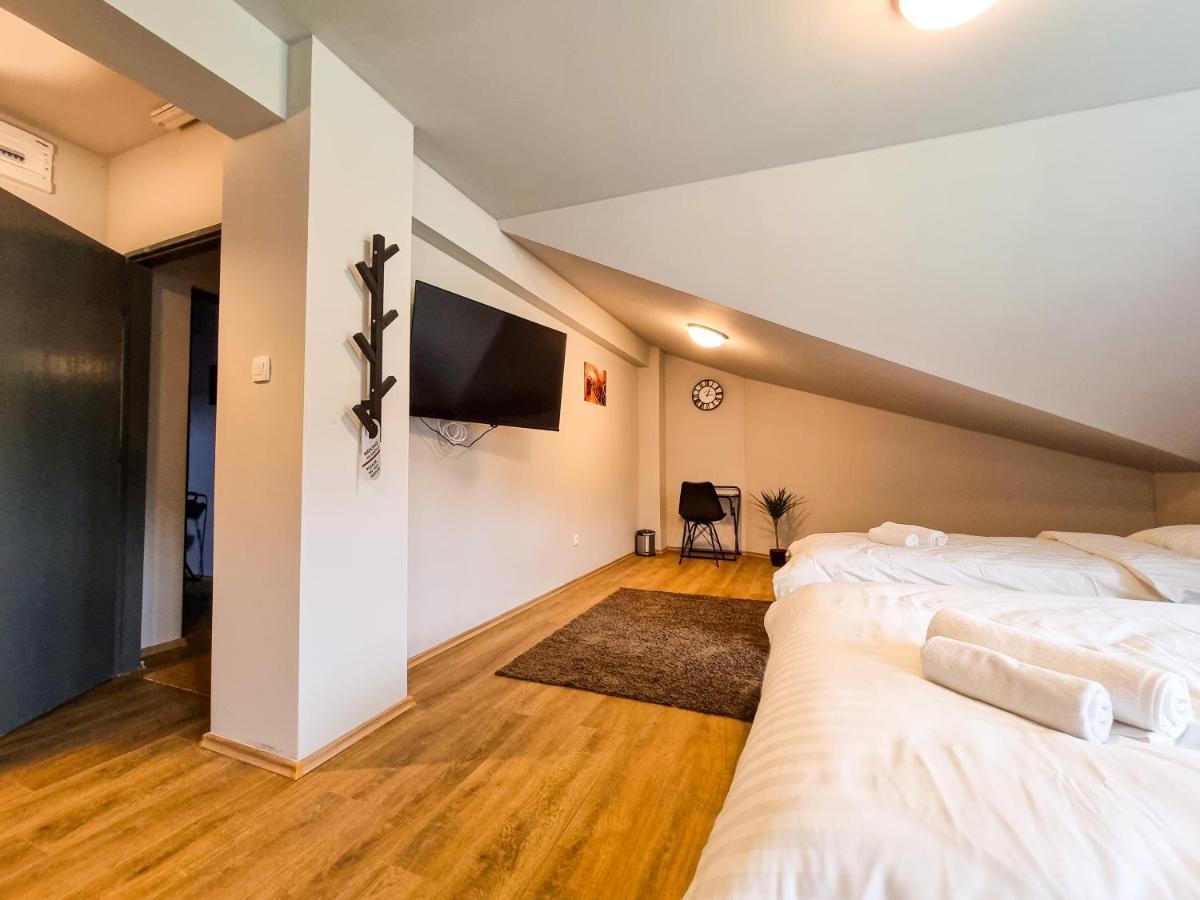 Xxl Rooms โอซีเยก ภายนอก รูปภาพ