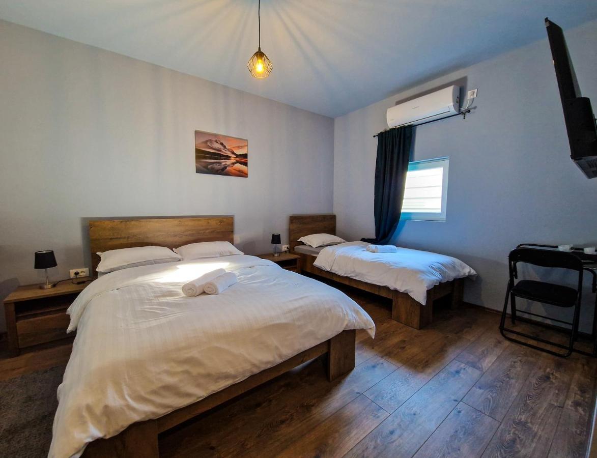 Xxl Rooms โอซีเยก ภายนอก รูปภาพ