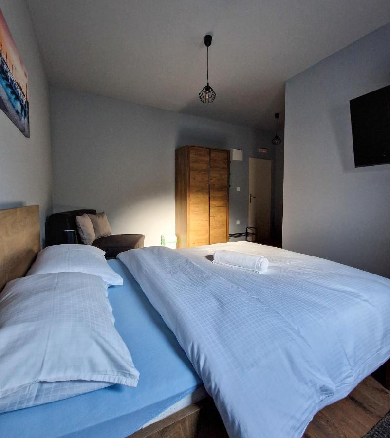 Xxl Rooms โอซีเยก ภายนอก รูปภาพ