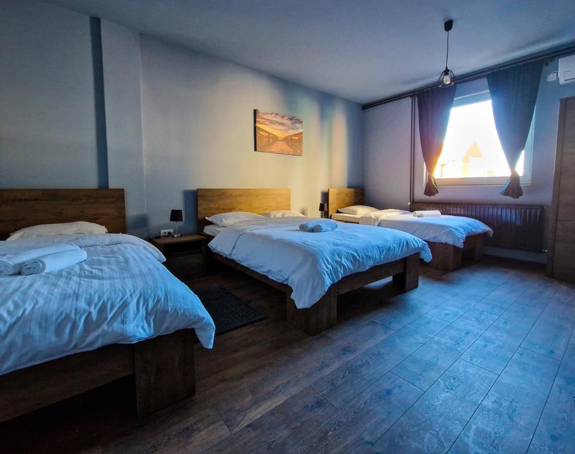 Xxl Rooms โอซีเยก ภายนอก รูปภาพ
