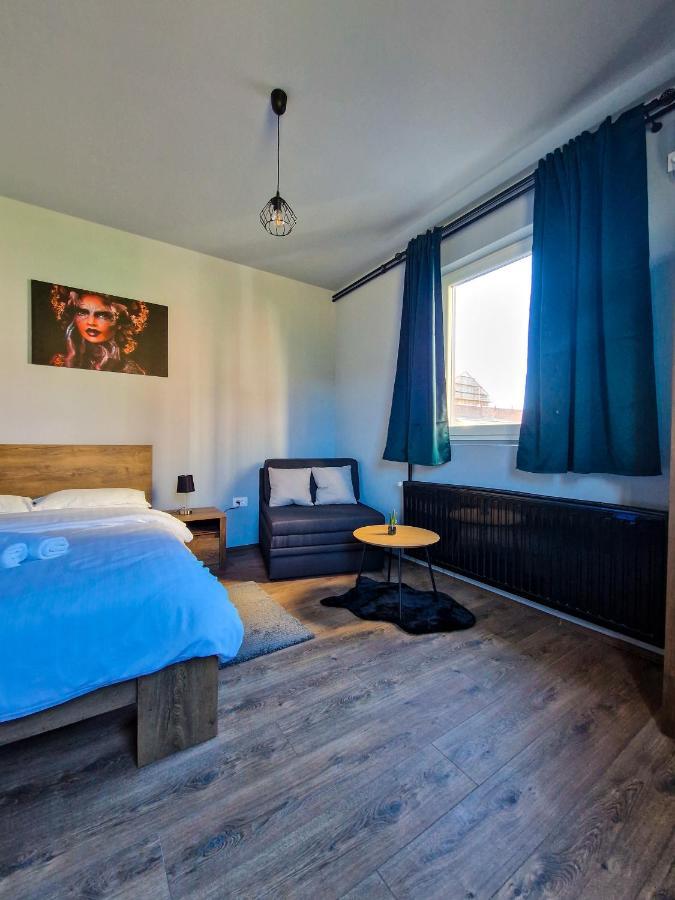 Xxl Rooms โอซีเยก ภายนอก รูปภาพ